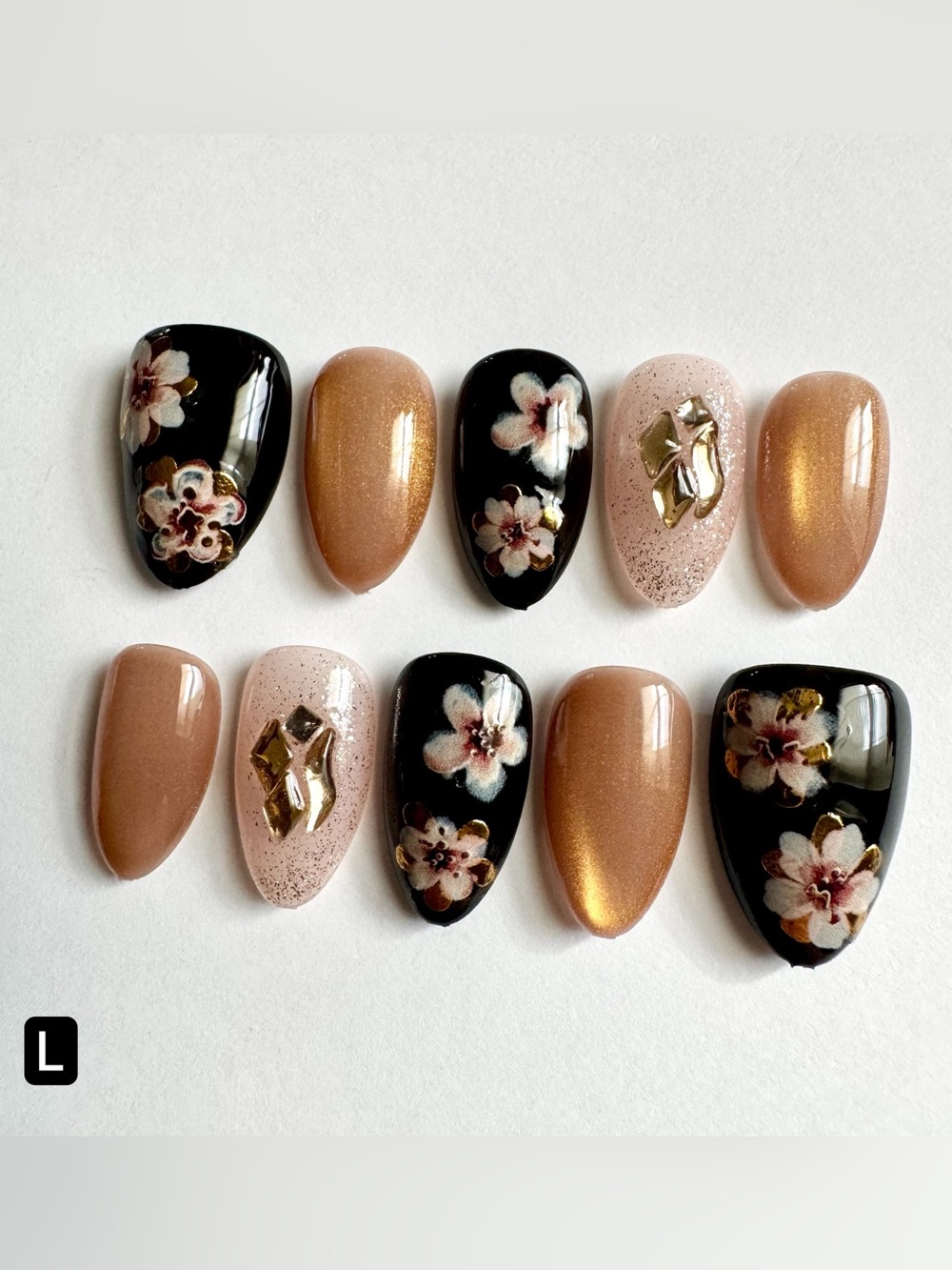Black and Gold Press-On Nails Short Almond